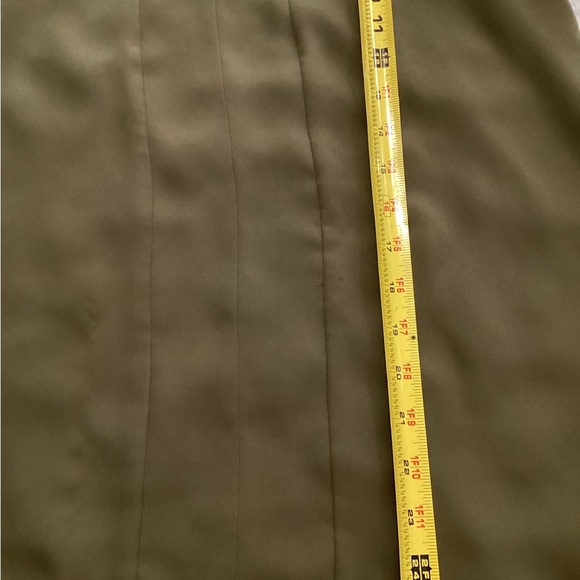 Loft Women’s Sleeveless Khaki Blouse - Medium - Picture 3 of 6